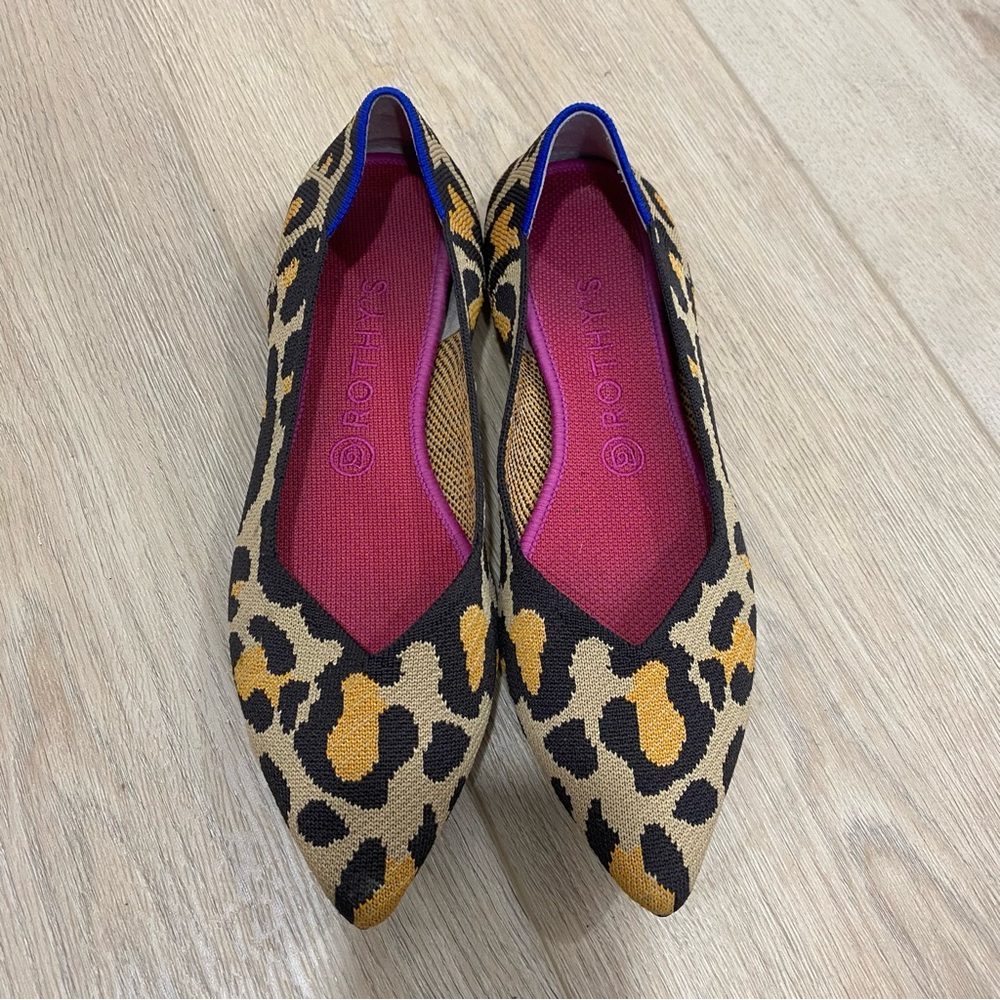 Rothy’s The Point Big Cat Leopard Print Flats. Absolutely adorable!